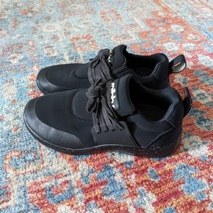 Snibbs Spacecloud Work Sneakers Women's Size 6.5 Black Slip Resistant Shoes